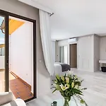Boutique B51 4* Μαρμπέλλα